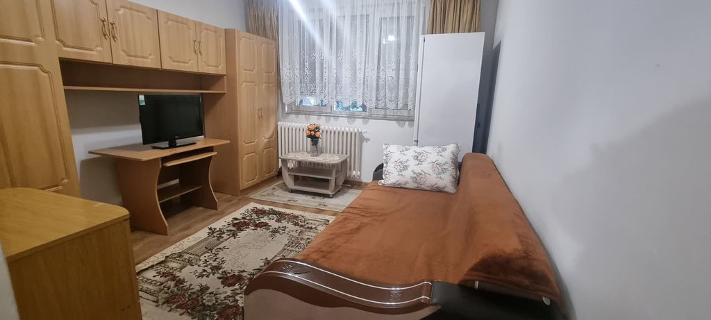 Chirie, garsonieră, mobilată, utilată, parter Blv Daci...