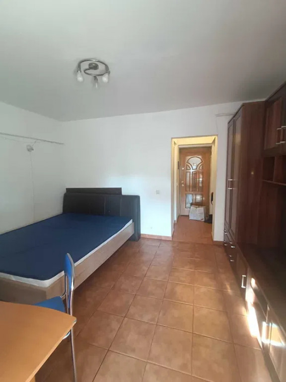 320 euro! Garsoniera in centru, langa Hala Centrala