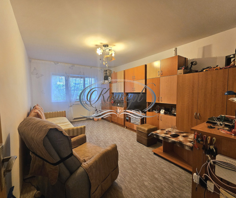 Apartament cu balcon inchis si centrala proprie in cartierul