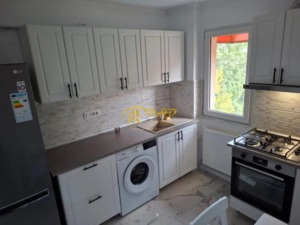 Inchiriez apartament modern cu 2 camere langa Palas