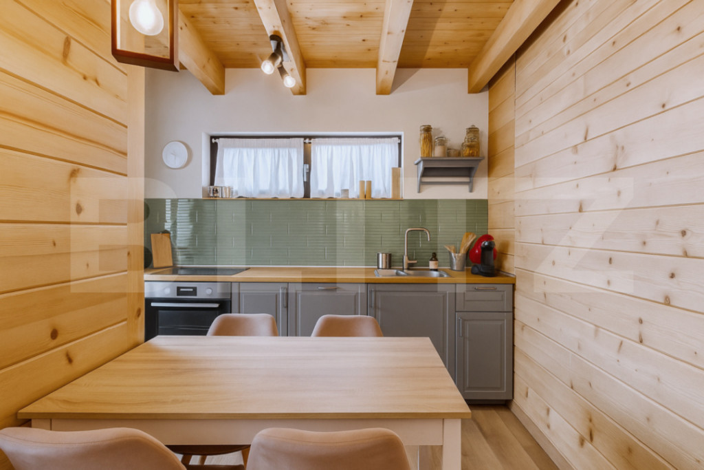 COMISION 0!Casa cu 2 apartamente, 210 mp, 1350 mp teren, in