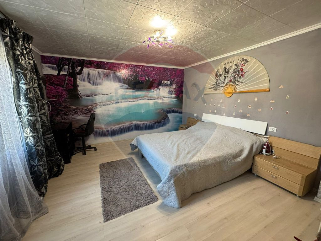 Casă / Vilă cu 4 camere într-o zonă excelentă din Fo...