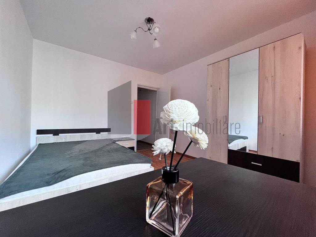 Închiriere apartament 3 camere – Crangasi