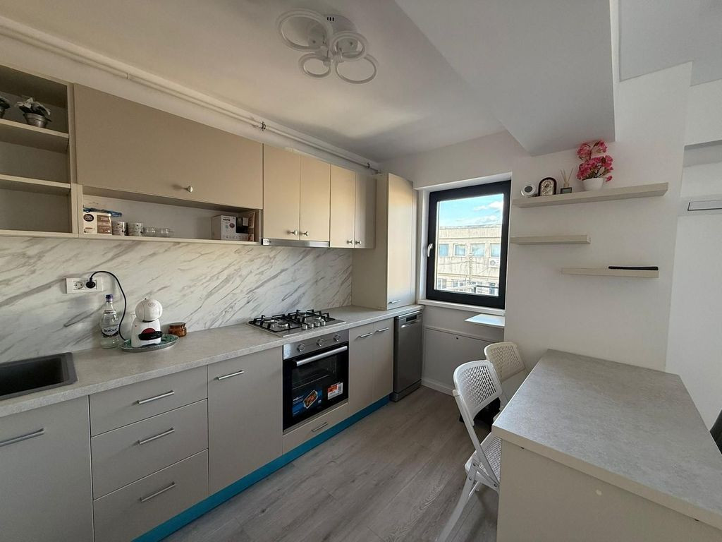 APARTAMENT DECOMANDAT ,MOBILAT SI UTILAT NOU , ZONA CASA ...