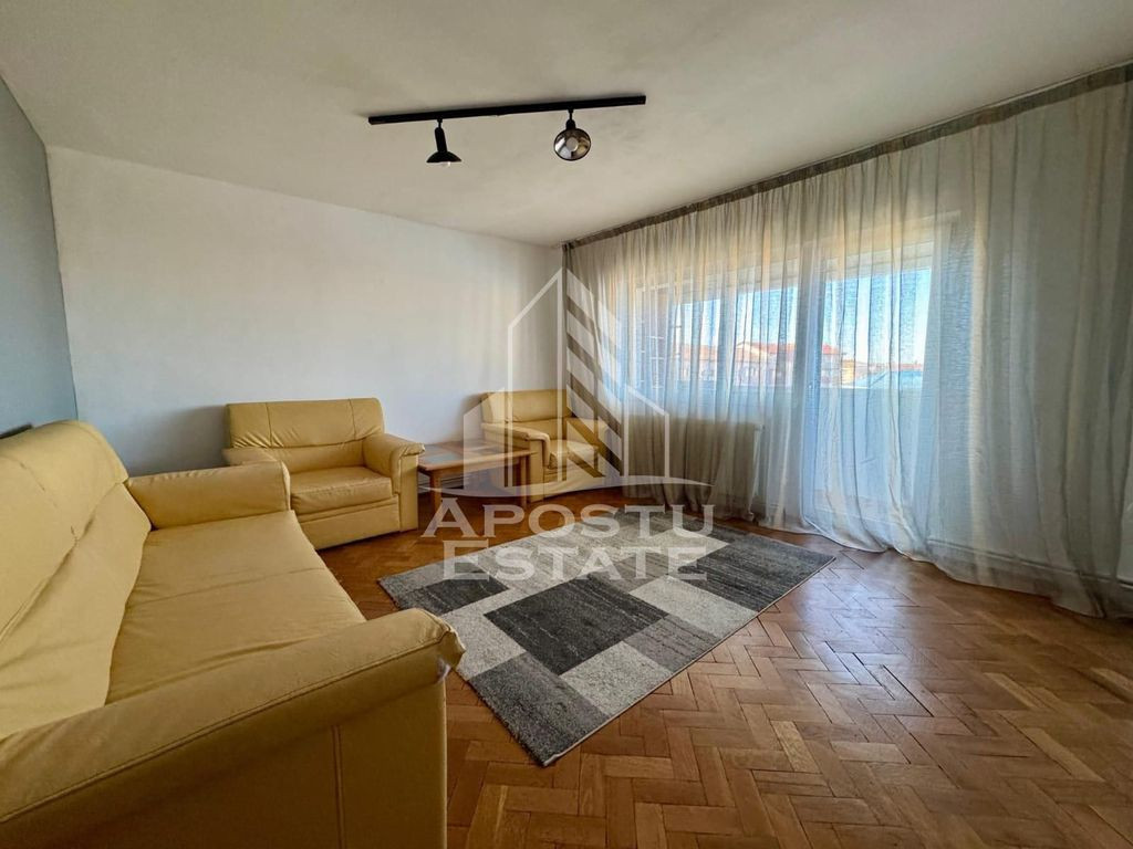 Apartament 3 camere, centrala proprie,decomandat, zona Sa...