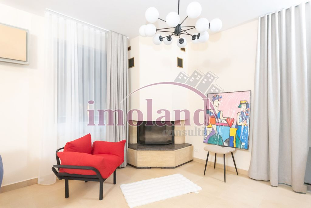 Închiriere vilă modernă 5 camere - complex rezidenția...