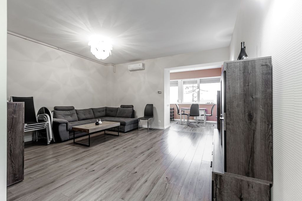 Apartament cu 2 camere și loc de parcare la ARED Uta Com...