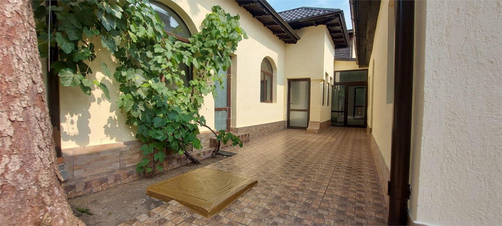 Oportunitate. Casa situata intr-o zona linistita, pretabil