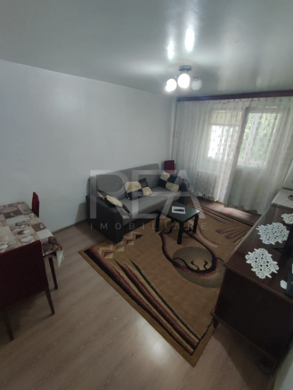 2 Camere , Semi-Decomandat , Zona Piata Resita - Drumul Gaza