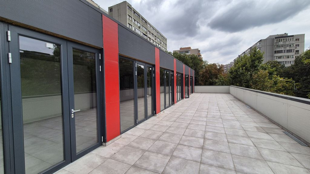Spatiu comercial 125 mp utili + 100 mp terasa - Basarabia...