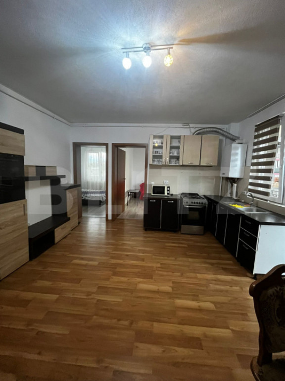 Apartament cu 3 camere, 65 mp, loc de prcare, zona Subcetate