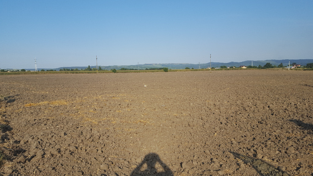 Teren intravilan, 2300mp, deschidere 21m, in Serbanesti