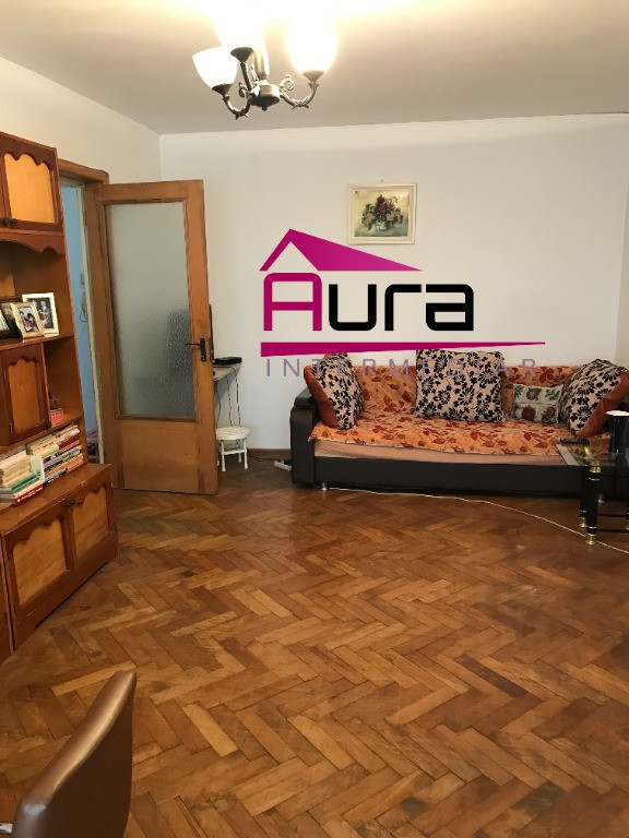 Apartament 3 camere zona piata noua