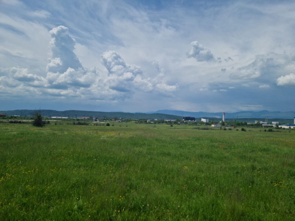 Teren extravilan în Tg Jiu, str. Ciocarlau