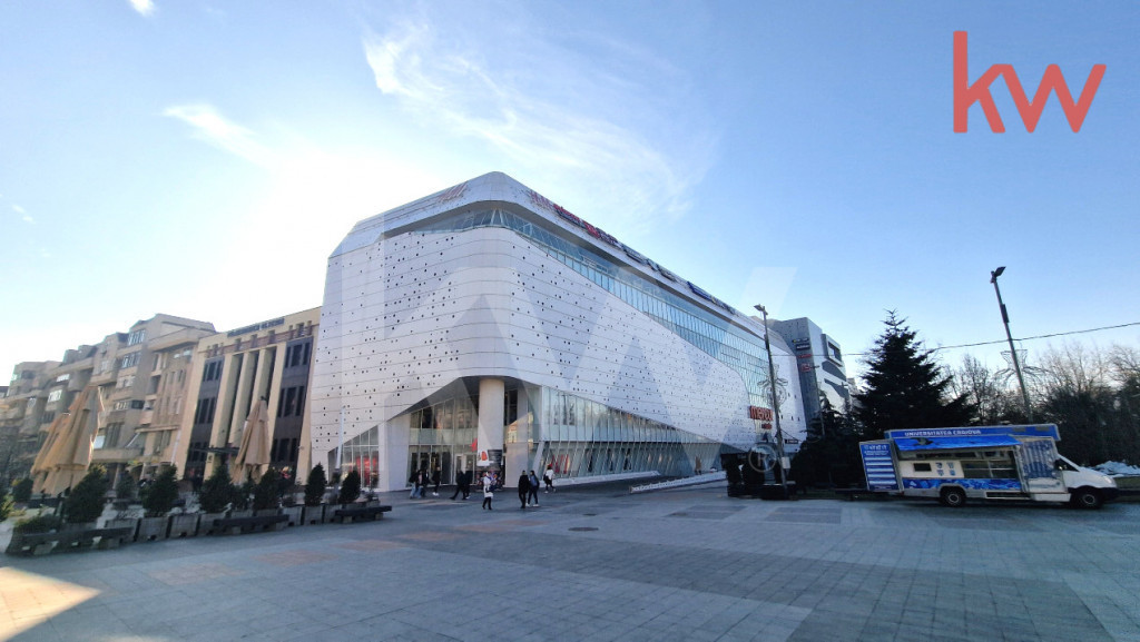 Spatii de inchiriat in complexul comercial Mercur la etajul