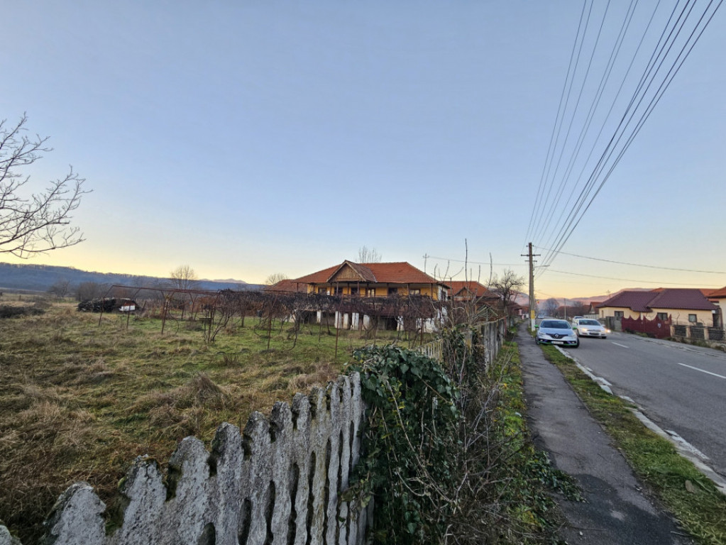 Teren intravilan 1555 mp - Arcani - 13 km de Tg. Jiu