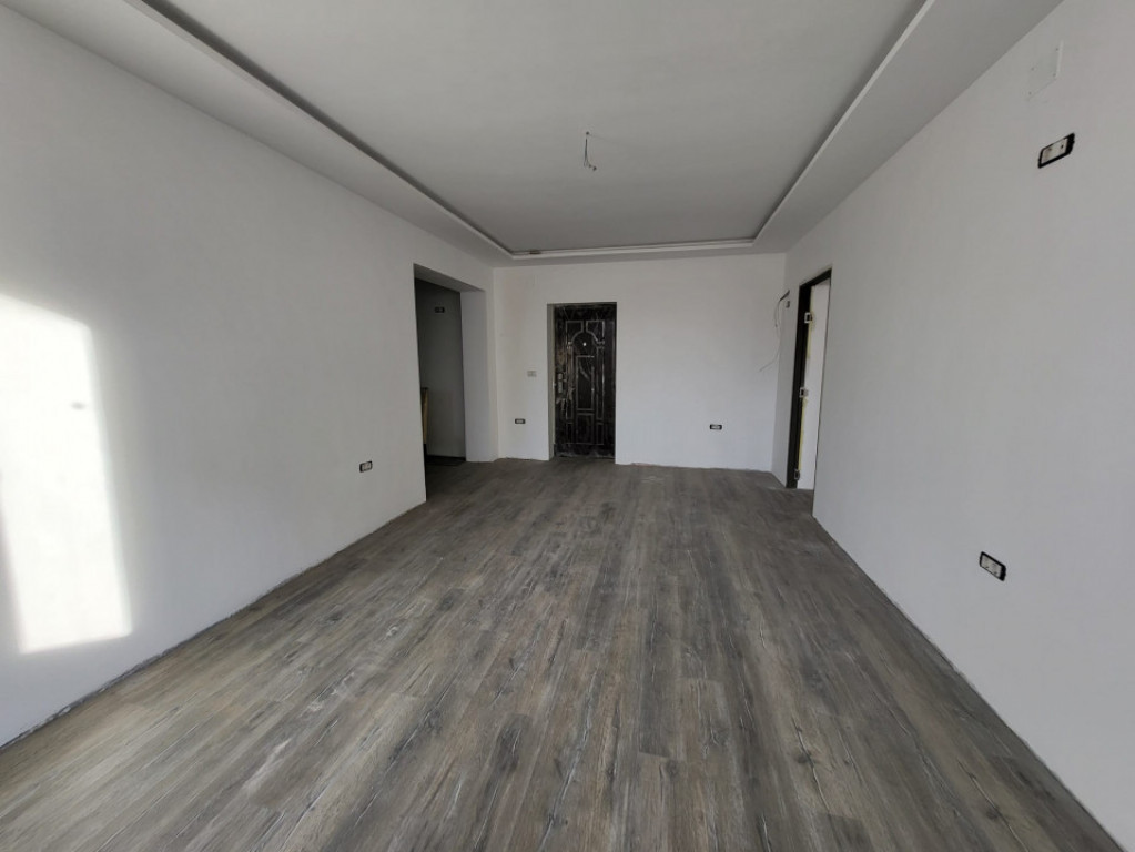 Apartament 2 camere, situat In Rovinari, strada Florilor