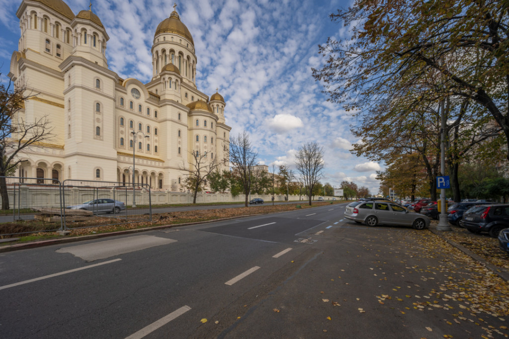 CALEA 13 SEPTEMBRIE - MARIOTT, SPATIU COMERCIAL 92 MP!