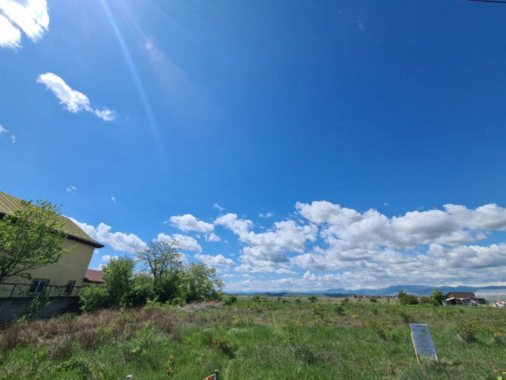Loturi teren intravilan, situate în cartier Preajba