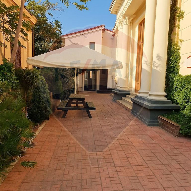 Hotel / Pensiune cu 31 camere de vânzare în zona P-ta U...