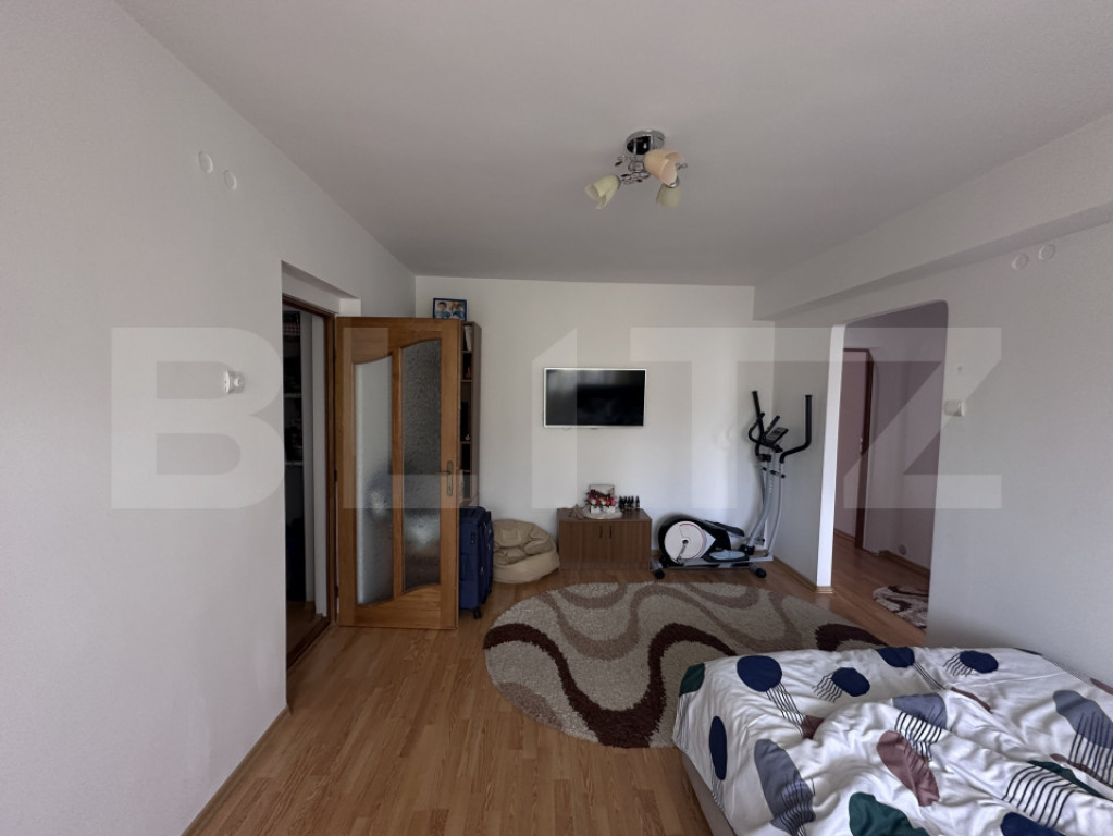 Apartament de 2 camere, balcon + boxa
