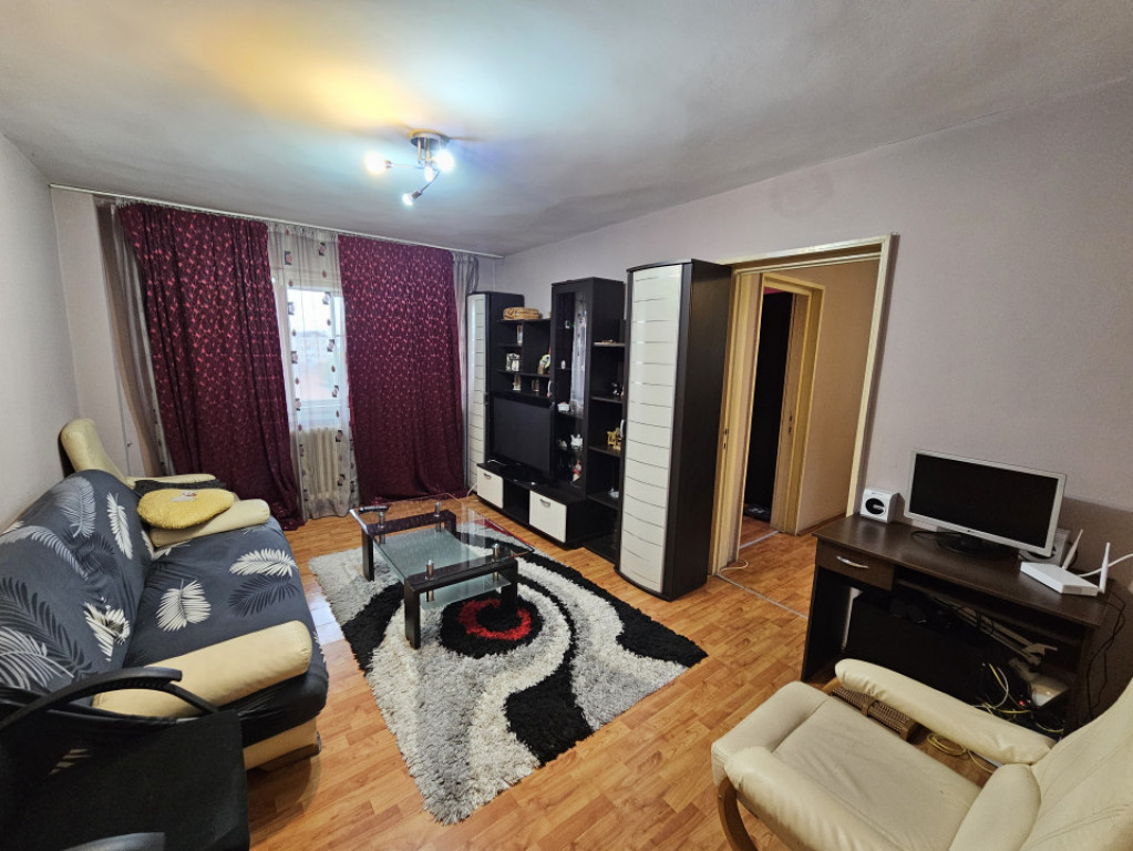 Apartament 3 camere, zonă centrală - str. Nicolae Bălces
