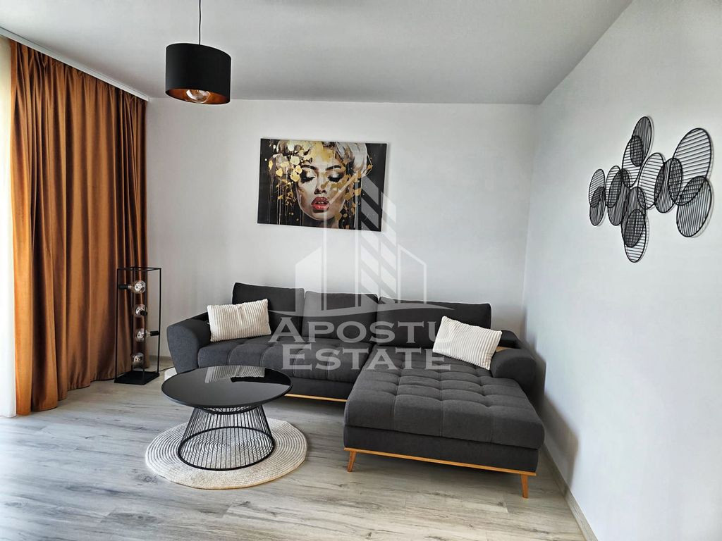 Apartament cu 2 camere deosebit, loc de parcare, Calea Ur...