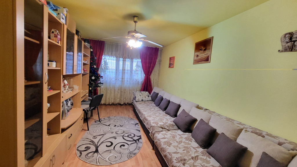 Apartament 3 camere, în Tg. Jiu, str. Victoriei, zona Mall