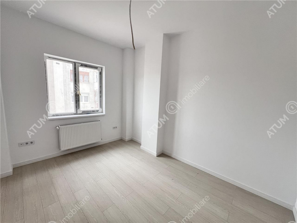 Apartament cu 3 camere decomandate debara si balcon in Sibiu