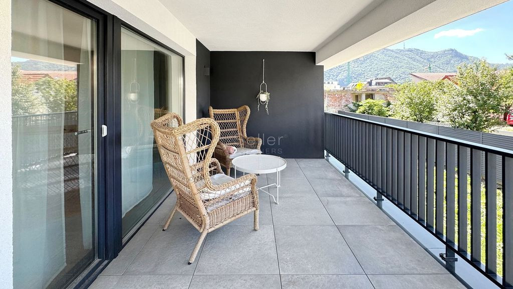 Prima Inchiriere - Cosmopolit