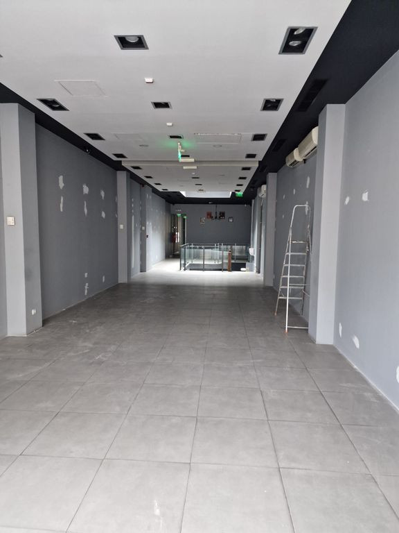 Zona Centrul Isoric Etaj 1 supr 140mp cu intrare separata...