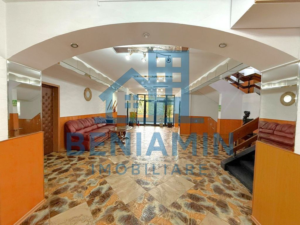 22 camere cu grup sanitar propriu-Sala conferinte-Central...