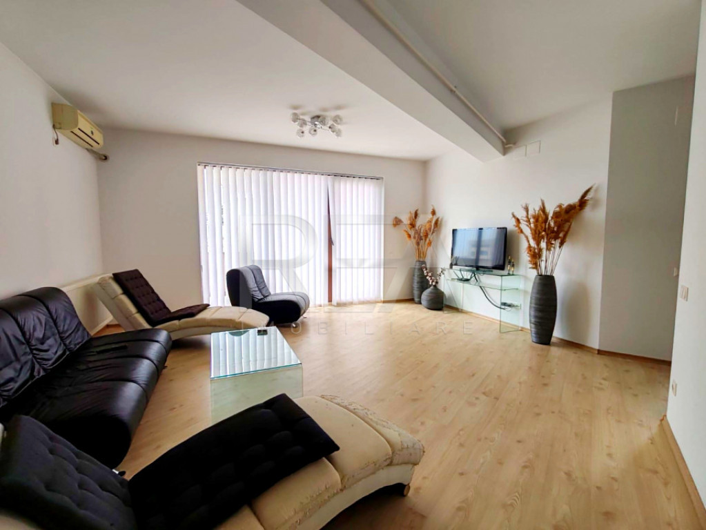 Apartament modern cu 3 camere, 2 terase și centrală propri