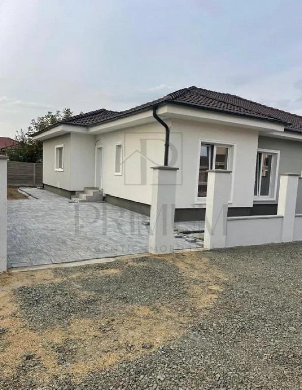 Duplex 4 camere - toate utilitatile - zona cu circulatie res