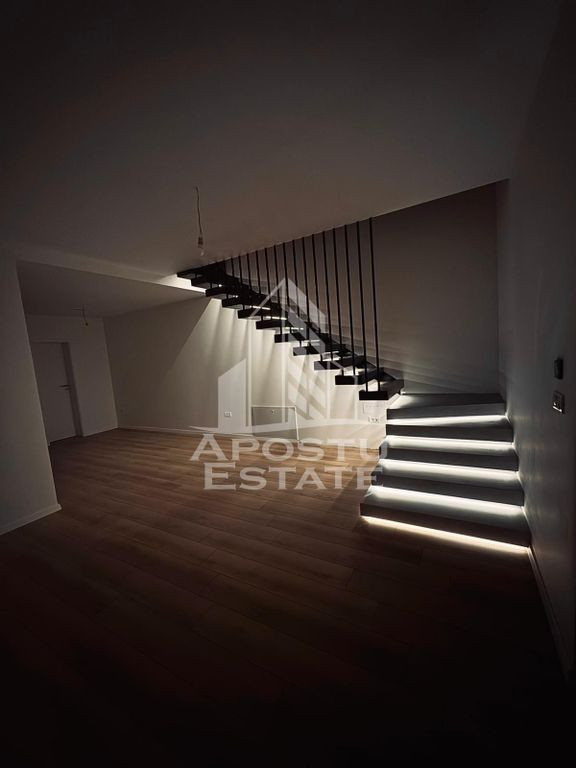 Duplex deosebit cu 4 camere si 2 bai, P + 1, predare la c...