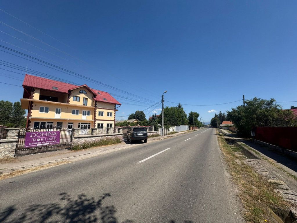 Proprietate complexa situata in Barsesti