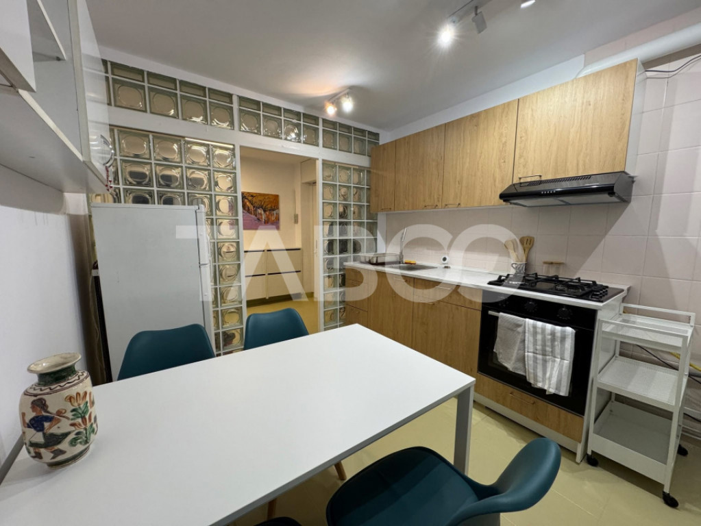 De inchiriat apartament cu 3 camere in cartierul Zorilor cu