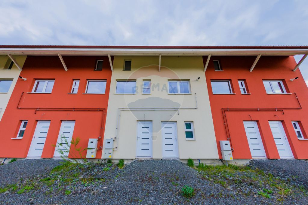 Apartament modern 3 camere de vanzare – gata de mutare