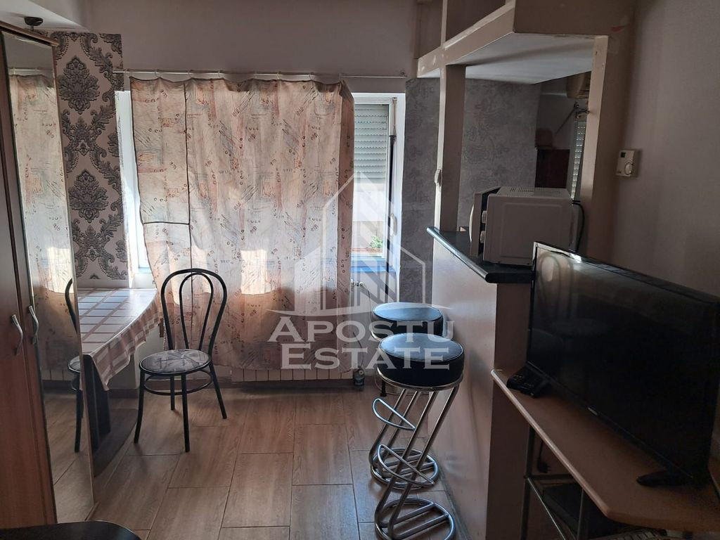 Garsoniera in zona Buziasului de 22 mp, centrala termica ...