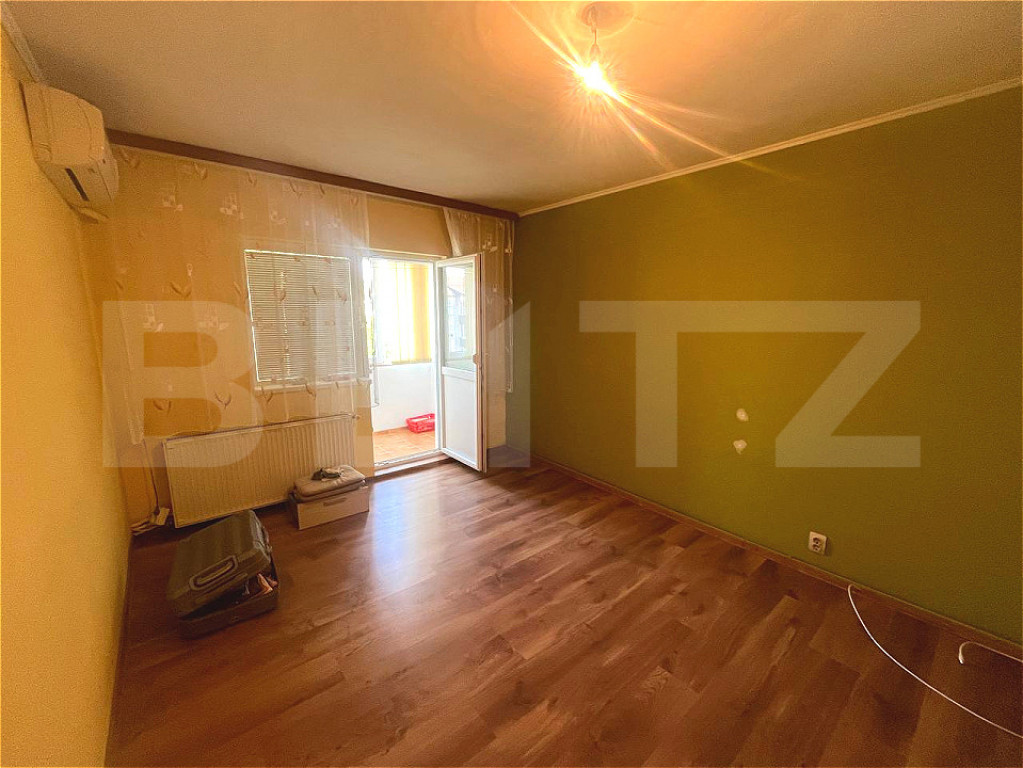 Apartament 3 camere, decomandat, centrala proprie, zona L...