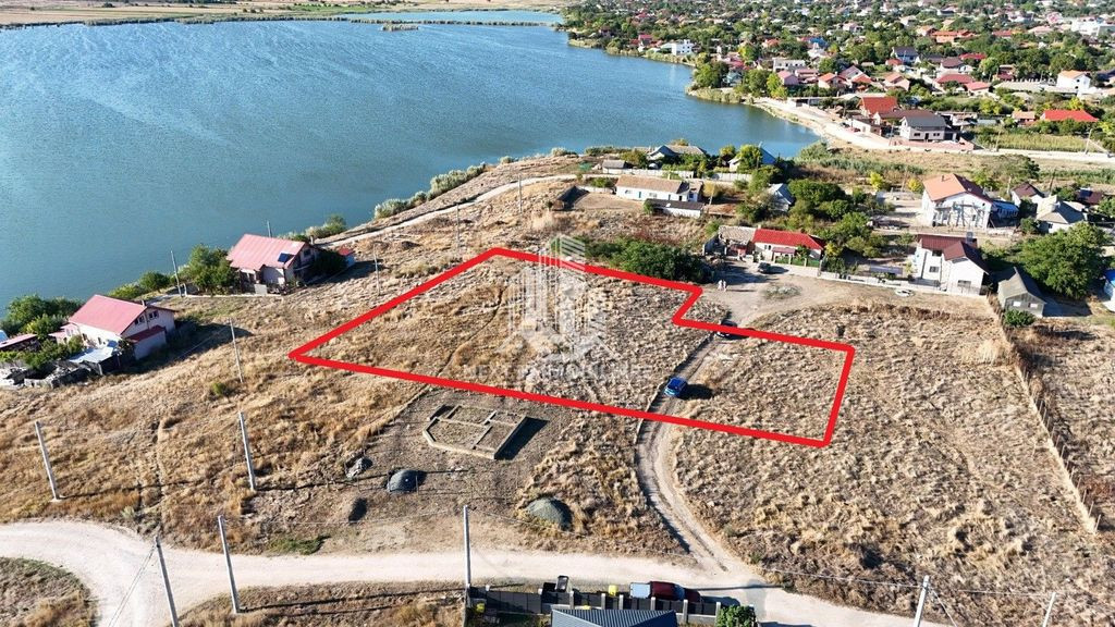 Teren intravilan, Corbu, 2380 mp langa lac