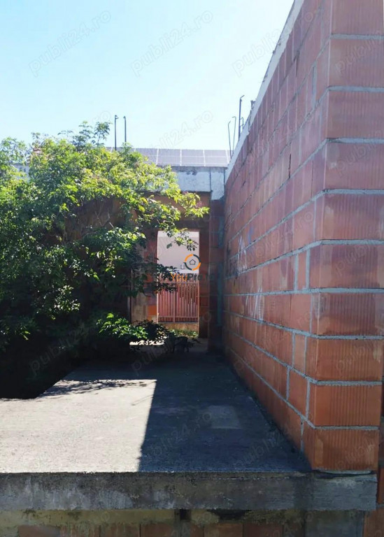 Teren plus casa in constructie la rosu Mosnita Veche
