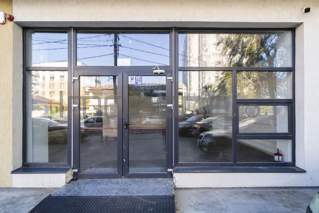 Cauti un Spatiu Comercial? 70 mp, Bld. Uverturii, Stradal...