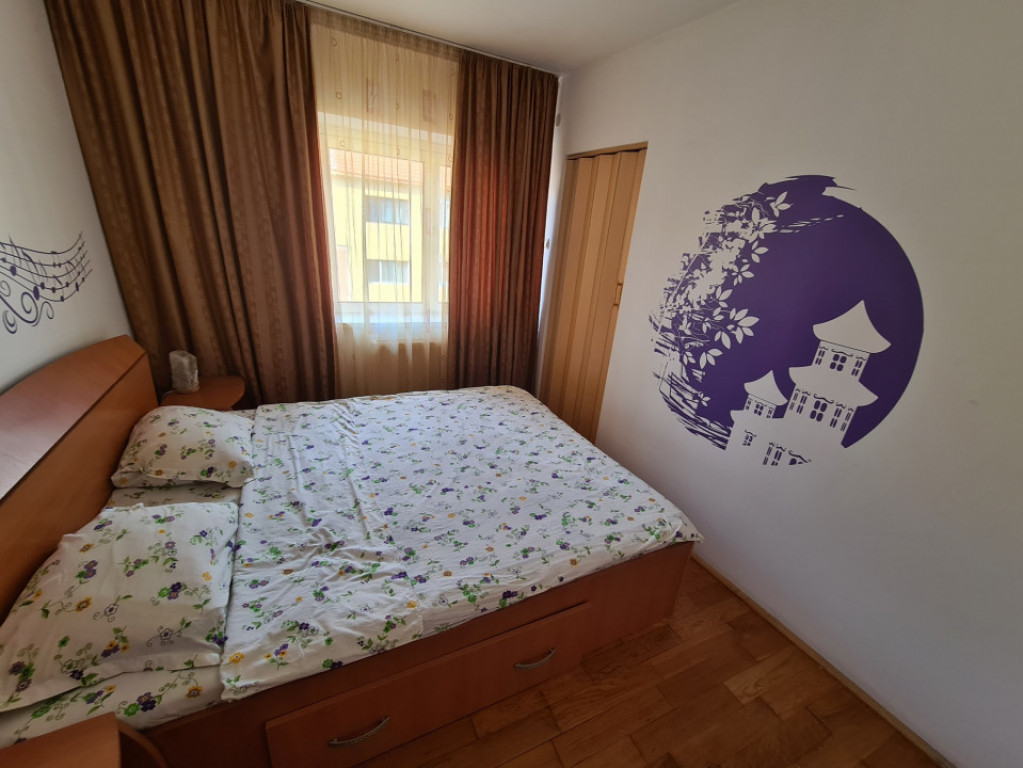 Apartament 2 camere, str. Corneliu Coposu - zonă centrală