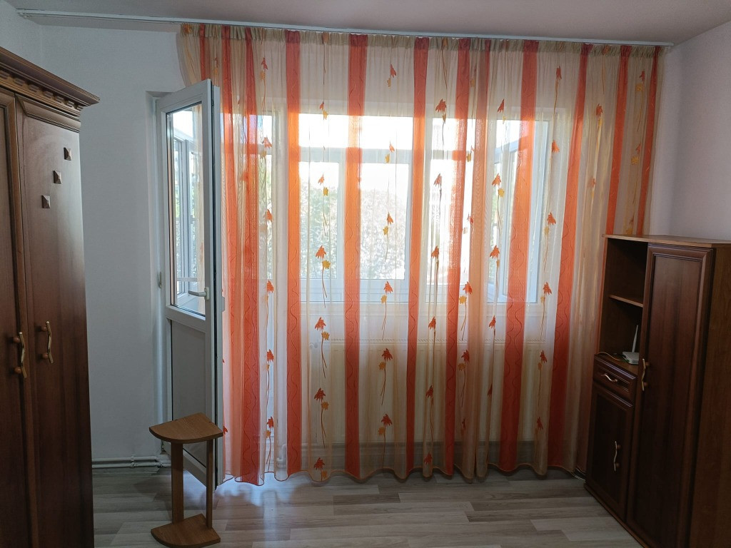 Inchiriez Apartament 2 camere str. Olari 5min. de Colegiul SPIRU HARET