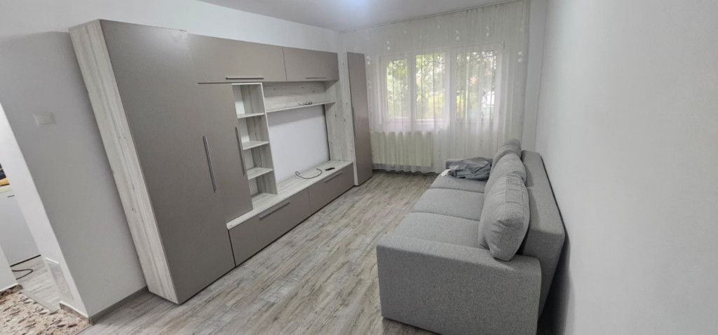 Apartament de vanzare, cu 1 camera, zona Hotvon