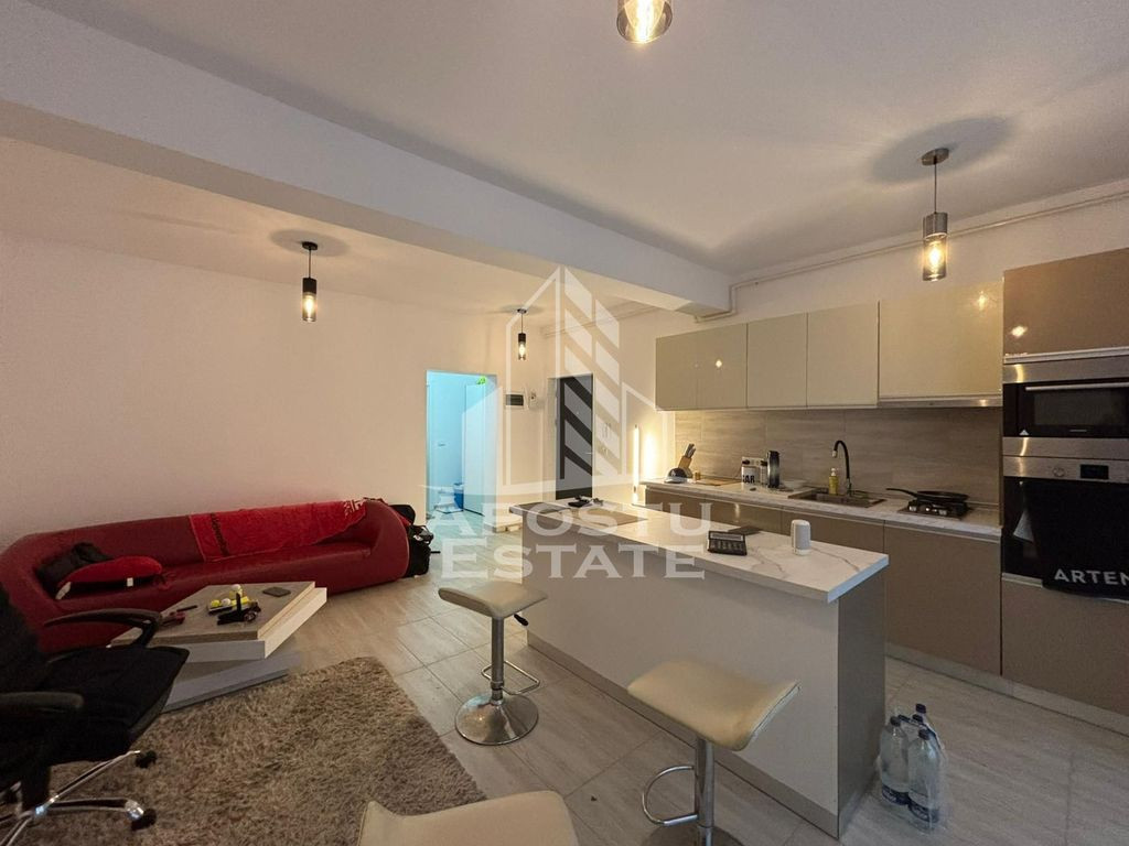 Apartament 2 camere,centrala proprie,loc de parcare inclus
