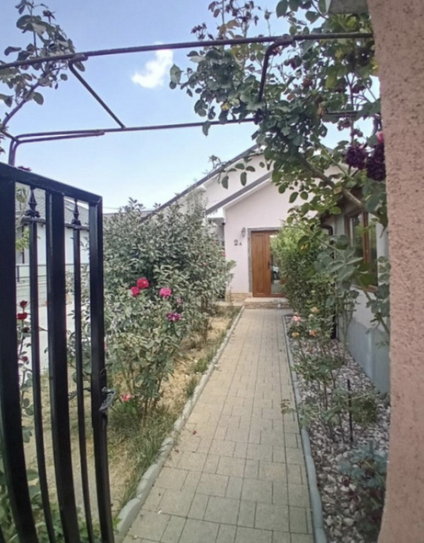 Casă 4 camere +teren 300 mp–Valu lui Traian 0% comision +