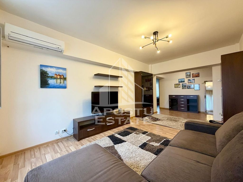 Apartament 3 camere, Centrala proprie, Decomandat, Zona T...