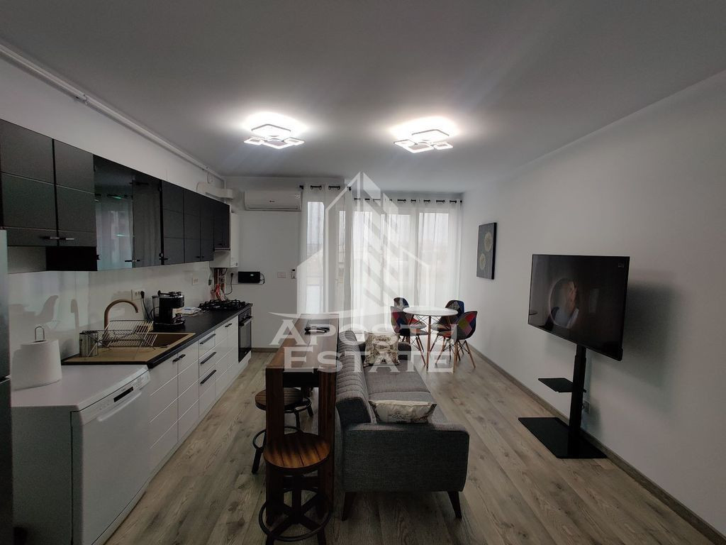Apartament cu3 camere, loc de parcare,centrala proprie, L...